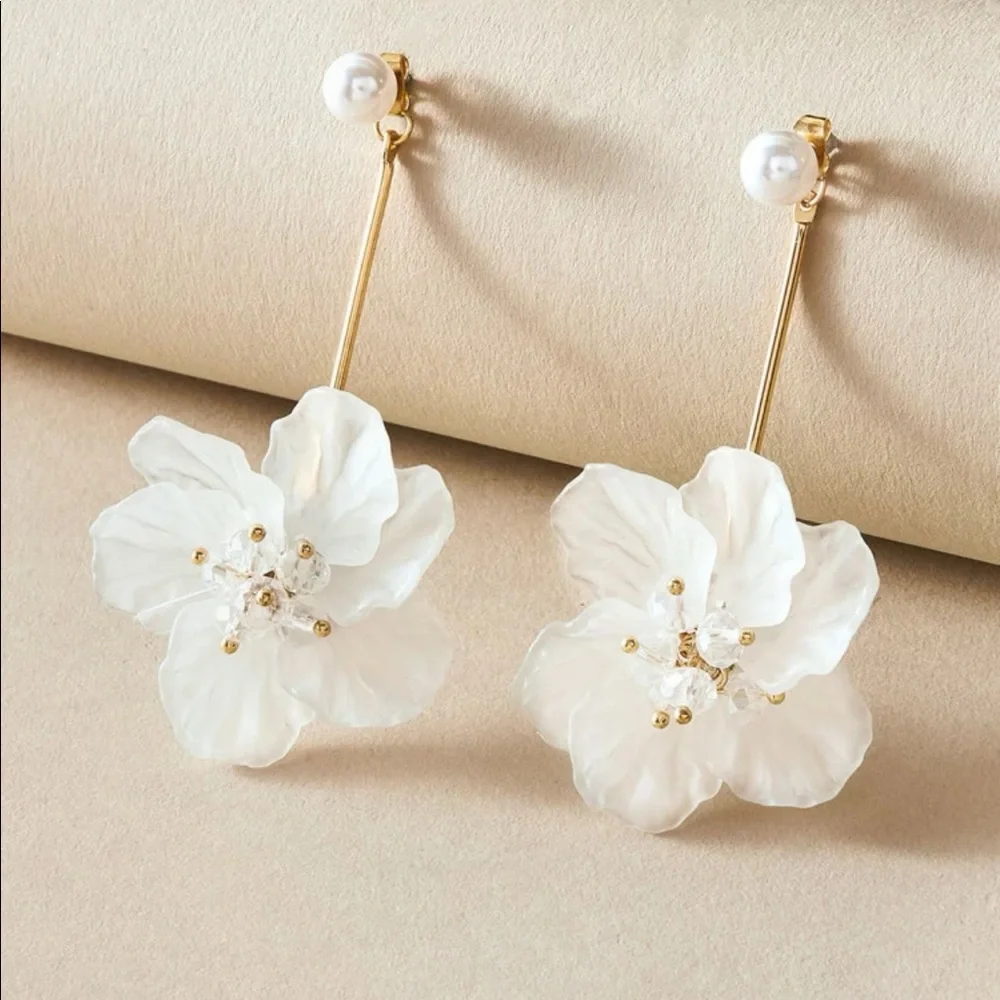 🤩Host pick🤩Floral drop earrings - Picture 1 of 5